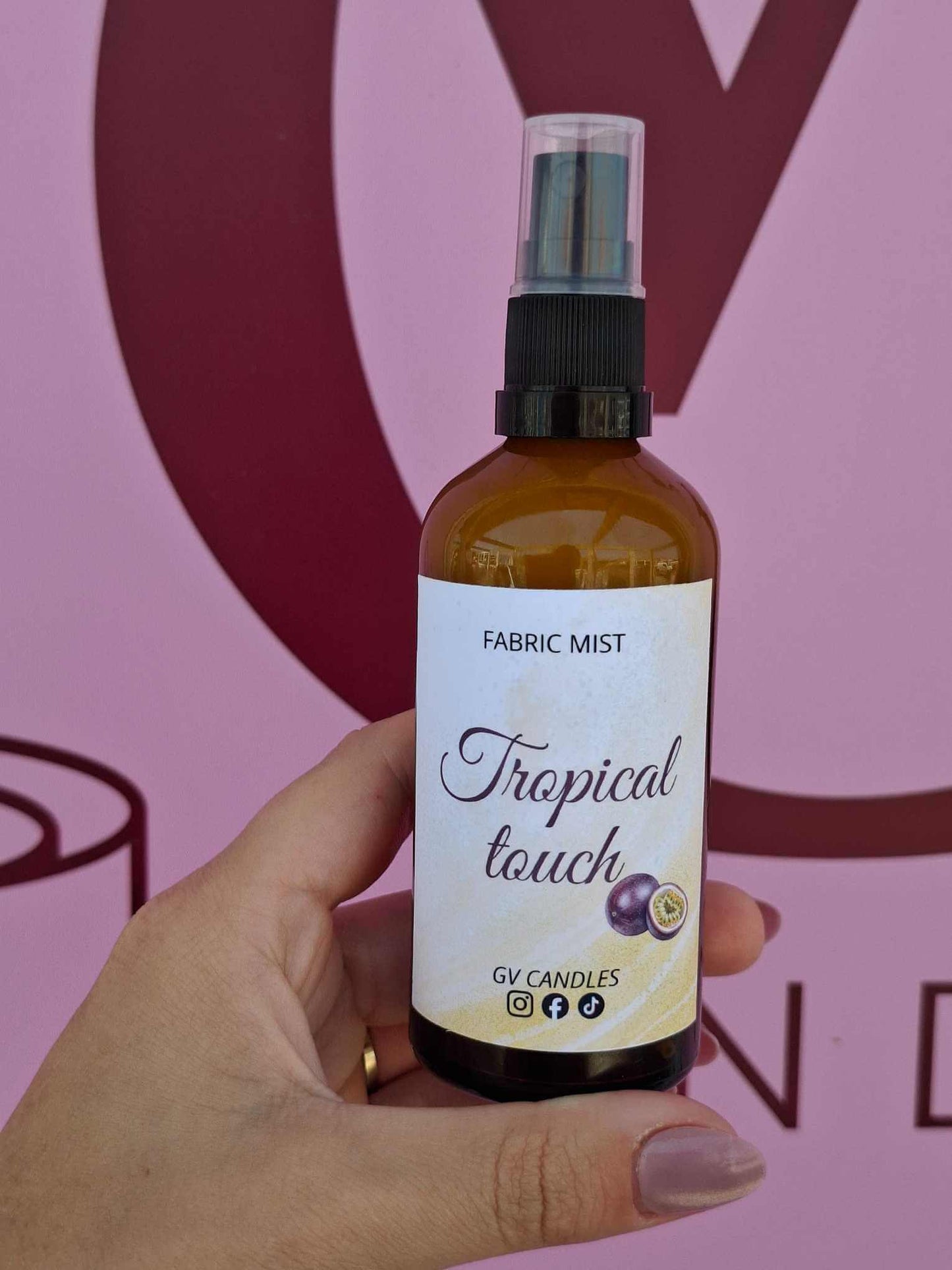 TROPICAL TOUCH